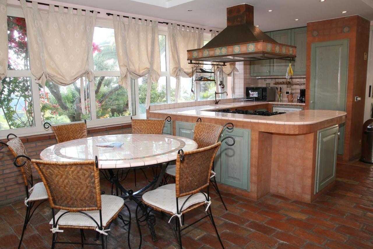 Anthos Casa Vacanze Sant'Omero ภายนอก รูปภาพ