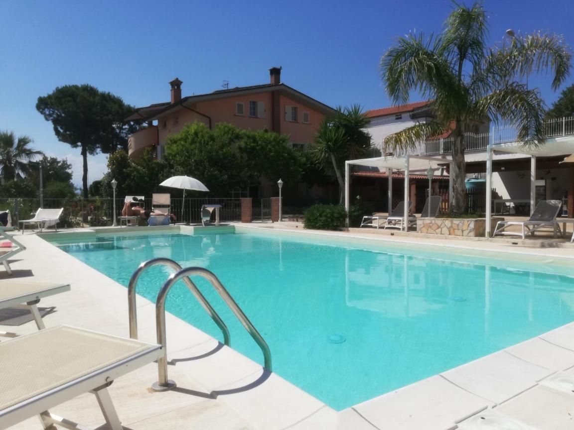 Anthos Casa Vacanze Sant'Omero ภายนอก รูปภาพ