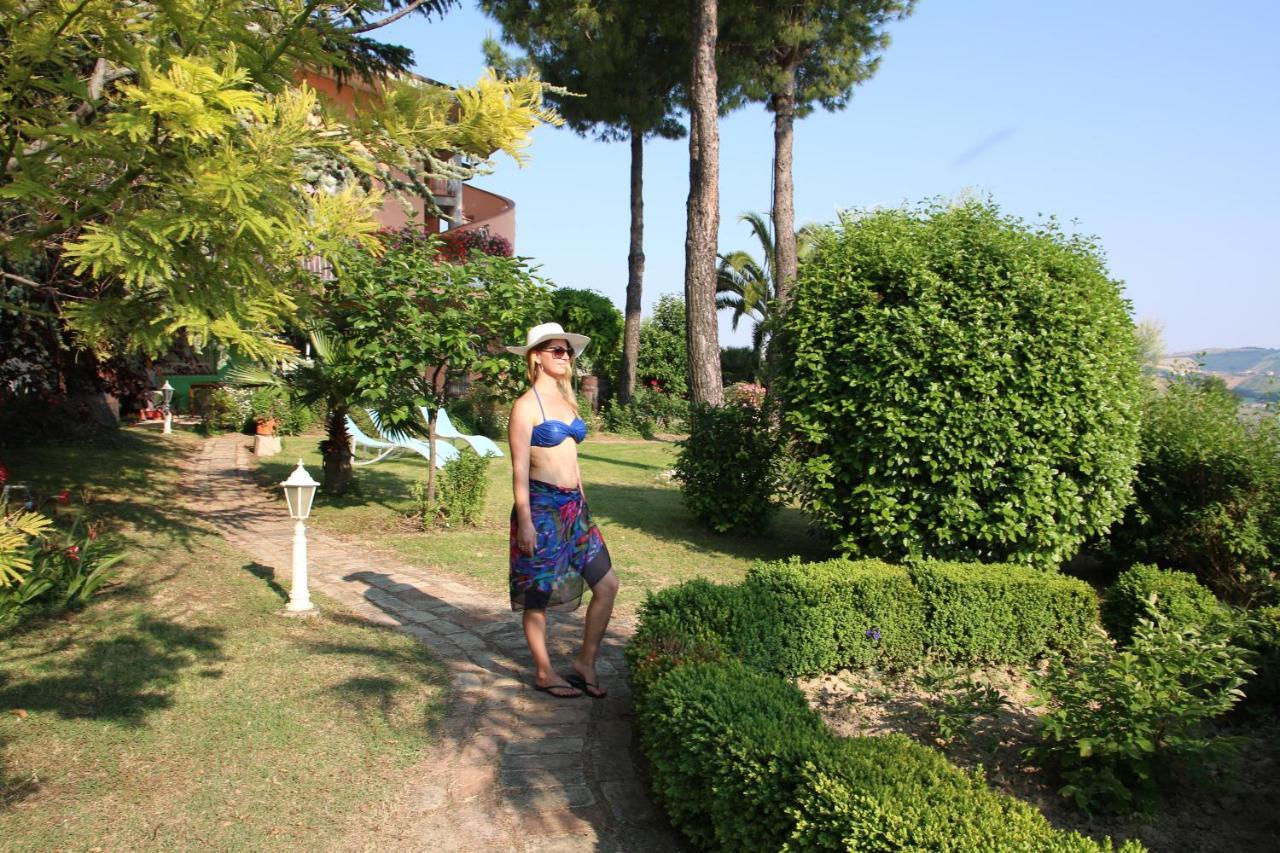 Anthos Casa Vacanze Sant'Omero ภายนอก รูปภาพ