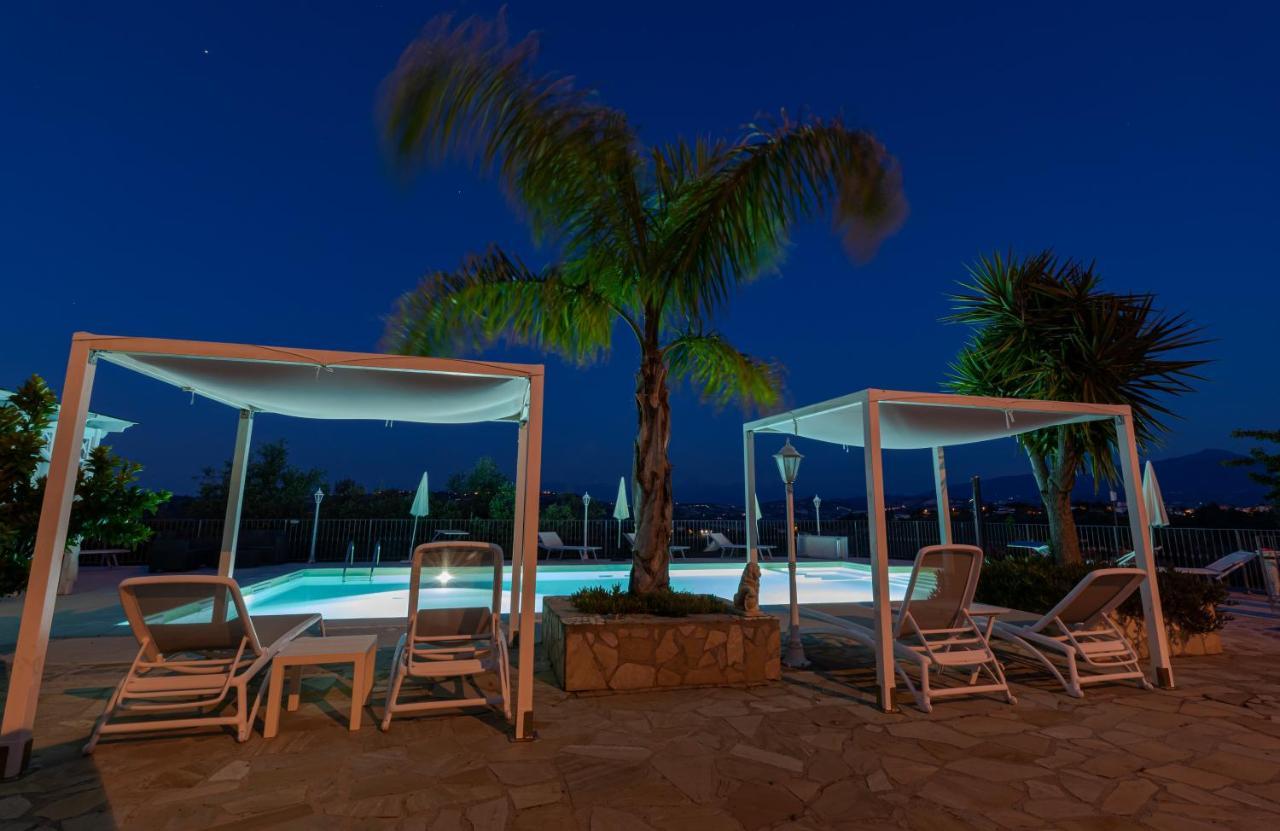 Anthos Casa Vacanze Sant'Omero ภายนอก รูปภาพ