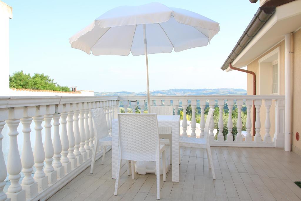 Anthos Casa Vacanze Sant'Omero ภายนอก รูปภาพ