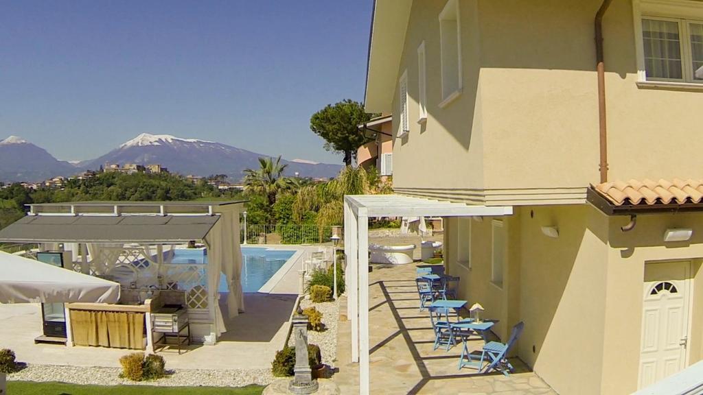 Anthos Casa Vacanze Sant'Omero ภายนอก รูปภาพ