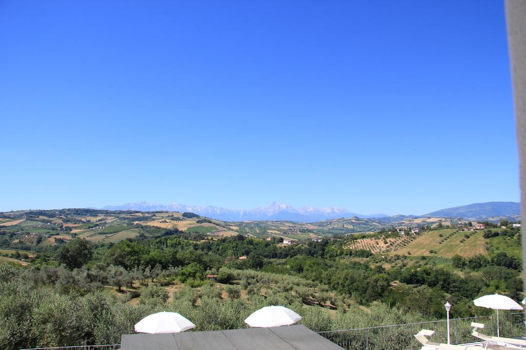 Anthos Casa Vacanze Sant'Omero ภายนอก รูปภาพ